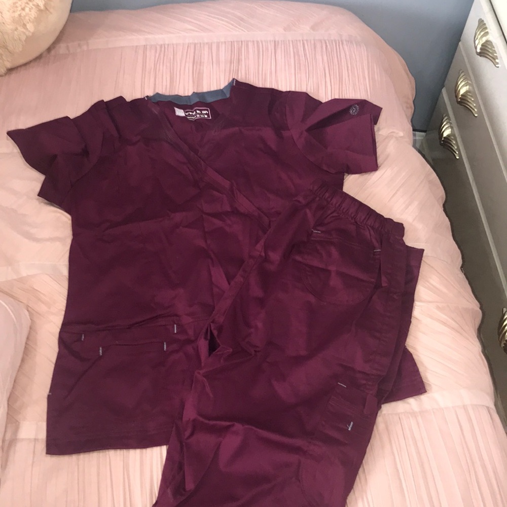 Dental assistant scrubs
